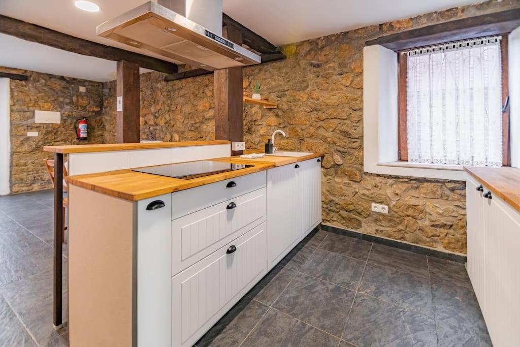 Precioso Piso Estilo Rustico A 10 Min De Santander Apartment Camargo Luaran gambar